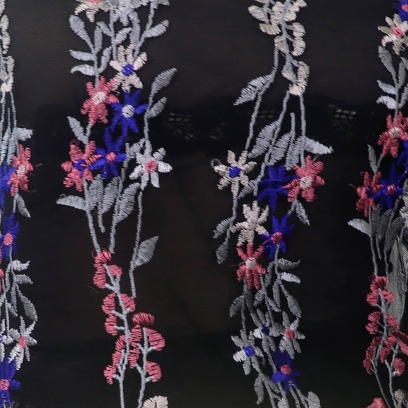Sheer blouse with embroidered flowers - Picture 2 of 3